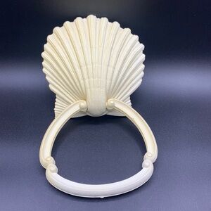 Vintage White Clam Shell Plastic Towel Holder Made in USA